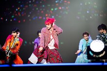 「Re-Booster」を披露する超特急。