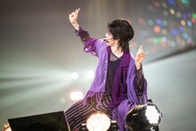 「Chai Maxx」のリョウガ（超特急）。