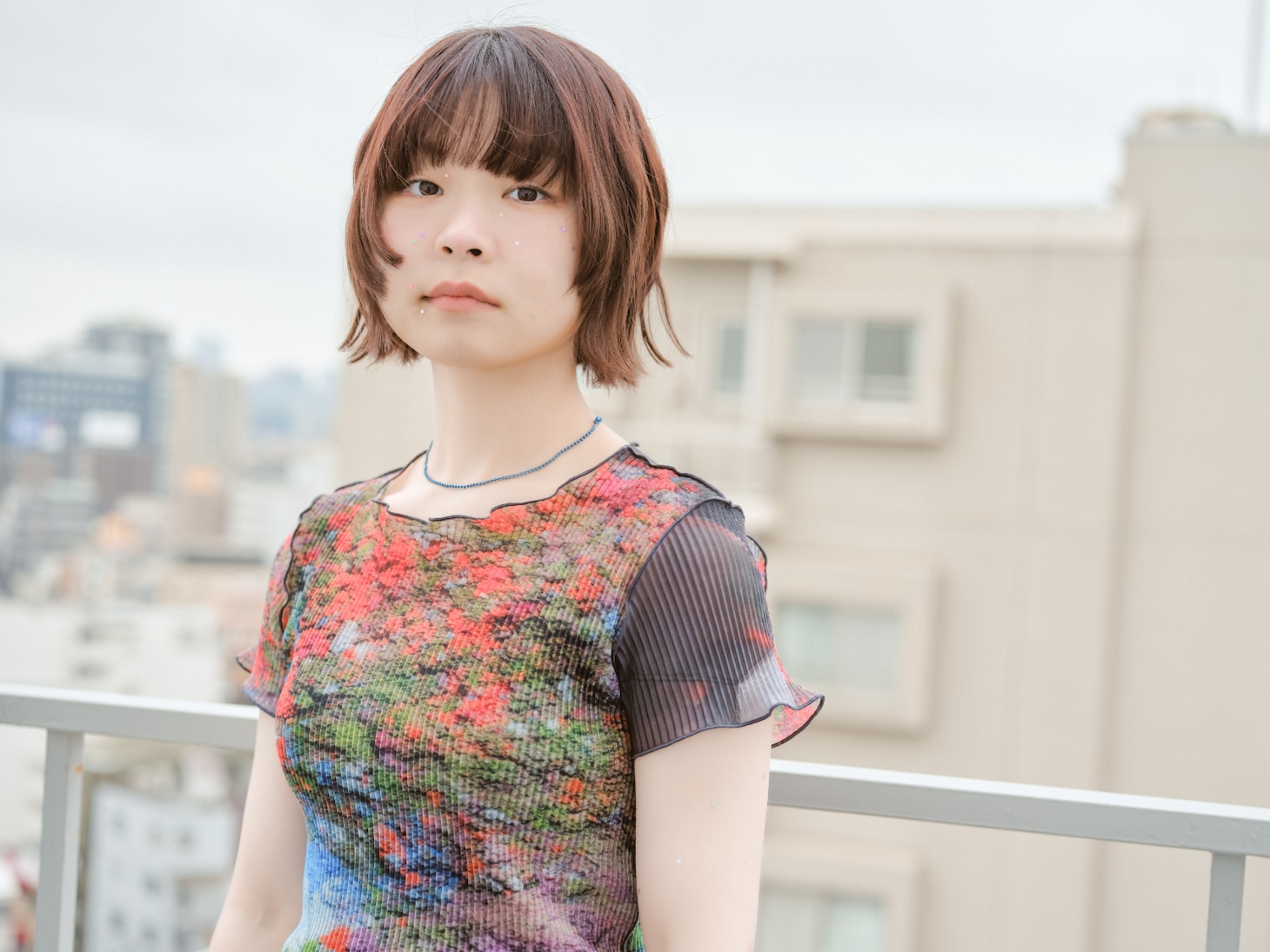 カモシタサラ（G, Vo）（撮影：笑子）