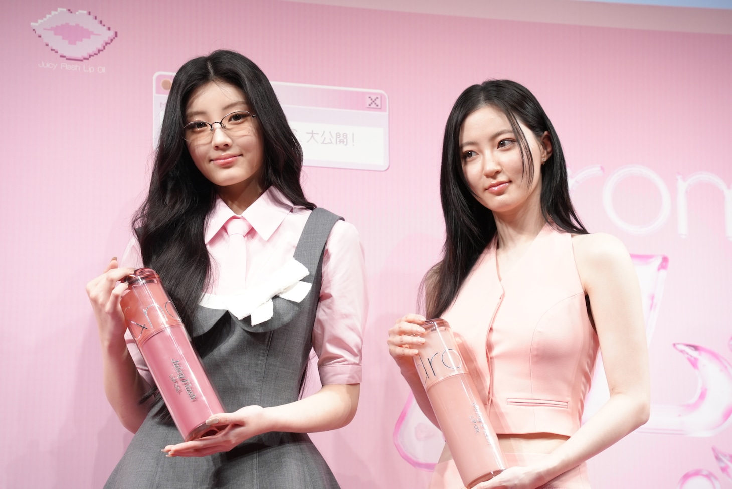 左からWONHEE（ILLIT）、ソン・ジヨン。