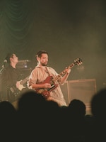 たなかえいぞを（Vo, G）（撮影：小財美香子）