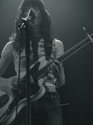 塩塚モエカ（Vo, G / 羊文学）