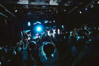 「Tohkei 新体制お披露目 単独公演『花明』」の様子。（撮影：明井巧）