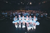 Tohkei。左から白瀬はる、八神ミク、夏希茉恋、日下部美愛、松田えな、花沢りみ。