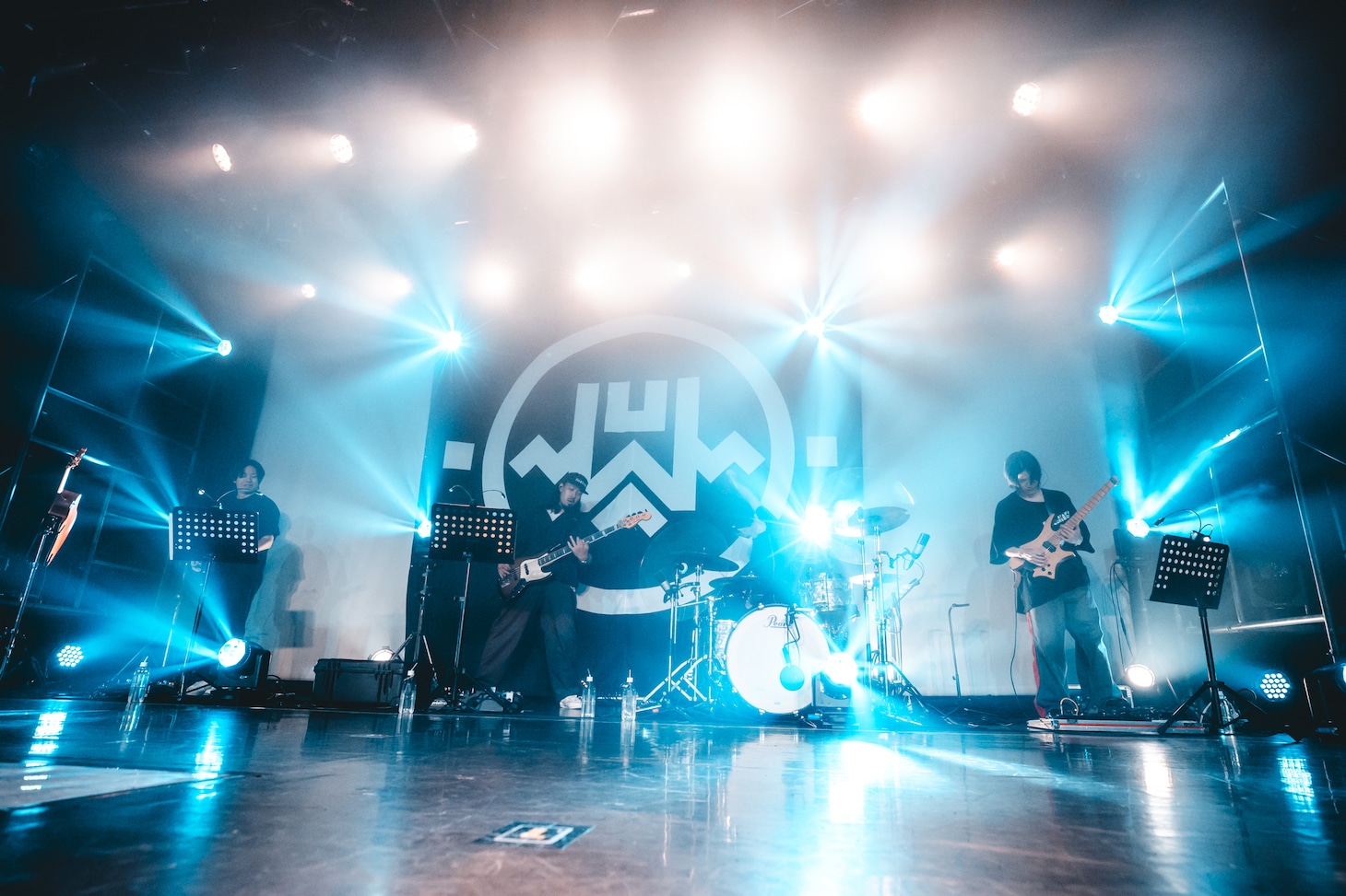 「INUWASI BAND SET RELEASE PARTY〝 狗春一閃 〟」の様子。（撮影：小林弘輔）