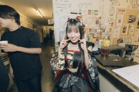 開演前のすずめ。（撮影：小林弘輔）