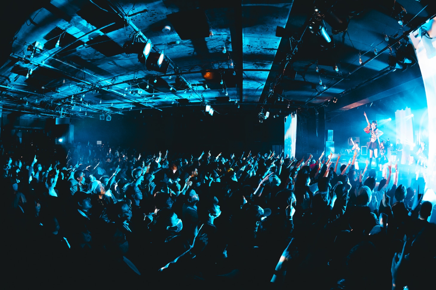 「INUWASI BAND SET RELEASE PARTY〝 狗春一閃 〟」の様子。（撮影：小林弘輔）