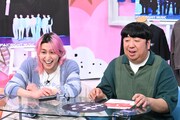 BTSについて語らう佐久間大介（Snow Man）と日村勇紀（バナナマン）。「サクサクヒムヒム ☆推しの降る夜☆」より。