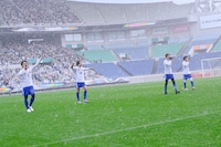 EXILE「VICTORY」を歌う砂田将宏（BALLISTIK BOYZ）、RIKU（THE RAMPAGE）、八木勇征（FANTASTICS）、中島颯太（FANTASTICS）。