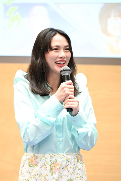 「ターミネーターと恋しちゃったら」第2話先行上映会にサプライズで登場した臼田あさ美。