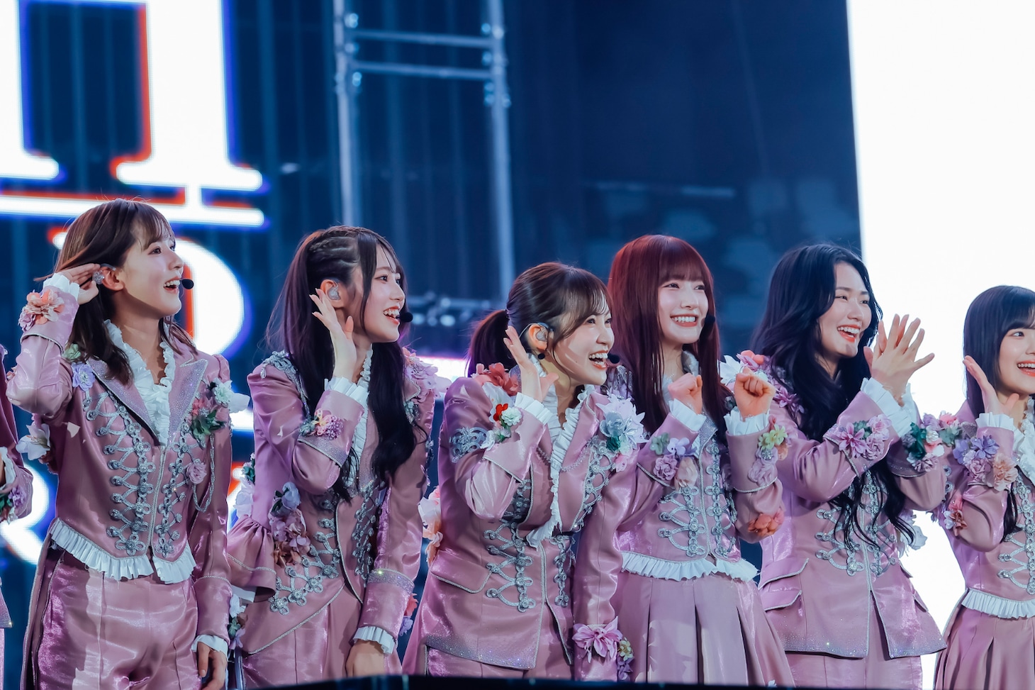 Buddiesの声に耳を傾ける櫻坂46。