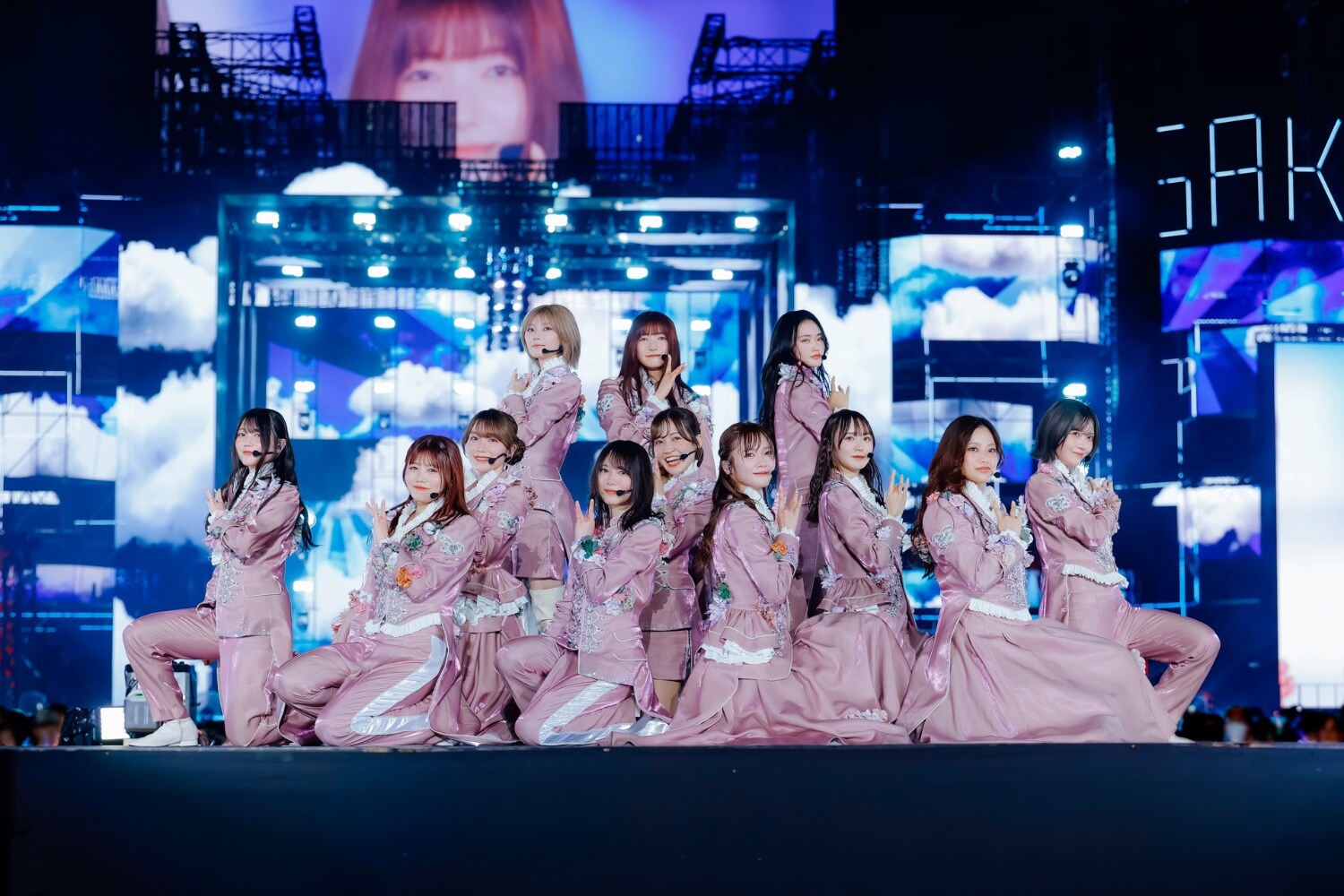 櫻坂46　2期生　生写真 画像・写真 | 櫻坂46、二期生が圧巻のビジュアル 13人全員『B.L.T.