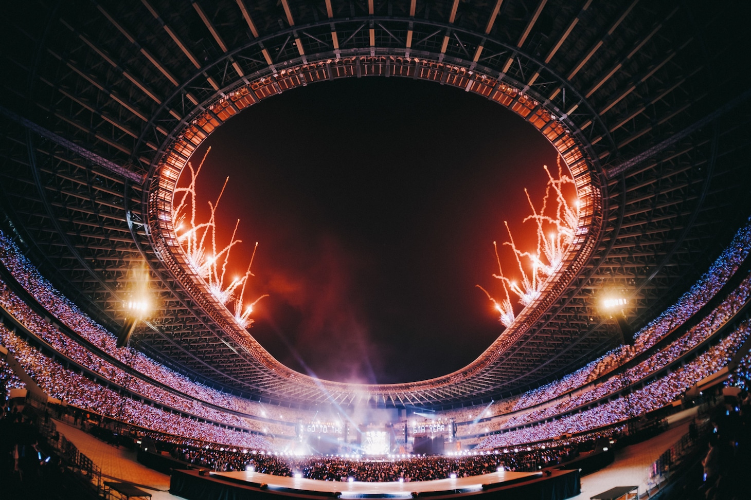 「5th YEAR ANNIVERSARY LIVE」の様子。