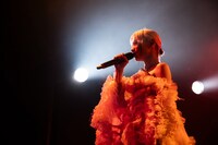 栞音（Vo / CiON）（Photo by MAYUMI）