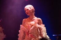 栞音（Vo / CiON）（Photo by MAYUMI）