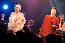 CiONと奇妙礼太郎によるコラボパフォーマンスの様子。（Photo by MAYUMI）