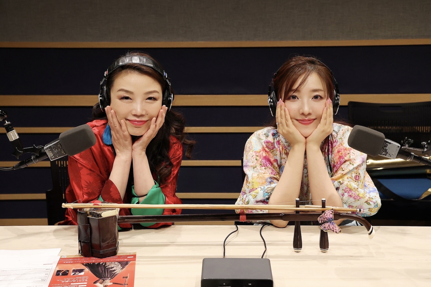 ウェイウェイ・ウーと平原綾香。