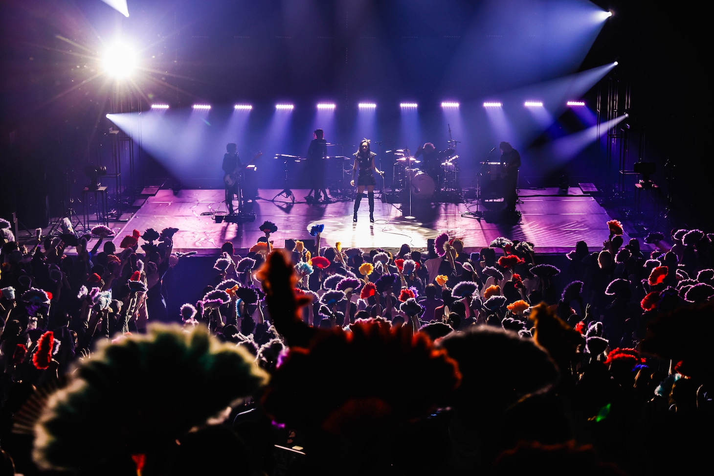 女王蜂「全国ホールツアー2026『PERSONAL DISTANCE』」初日公演の様子。（撮影：森好弘）