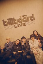 左から伊澤一葉（Key）、BOBO（Dr）、須藤優（B）、斎藤宏介（Vo, G）、湯本淳希（Tp）。（Photo by Tetsuya Yamakawa）