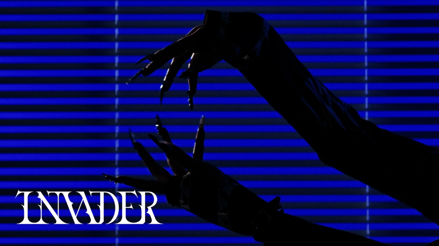 IMP.「INVADER」ミュージックビデオのサムネイル。