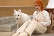 サモエドとタカシ。