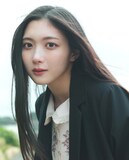 「週刊少年マガジン」20号巻中グラビアより谷口愛季（櫻坂46）。