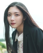 「週刊少年マガジン」20号巻中グラビアより谷口愛季（櫻坂46）。