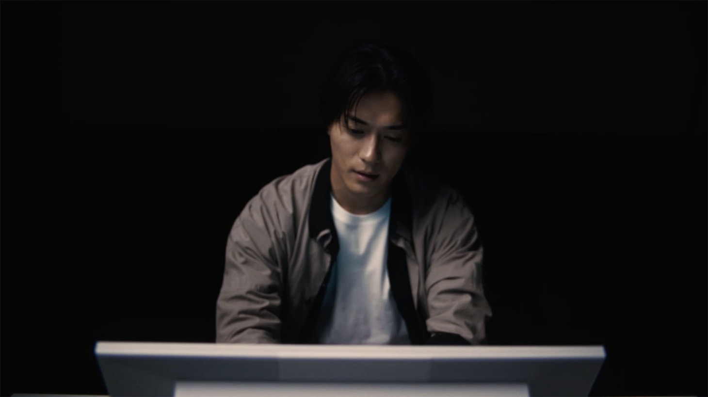 「AIに話しすぎた男」ティザーより。©日本テレビ