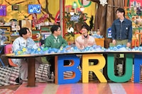 左から亜生（ミキ）、昴生（ミキ）、知念英和、塩﨑太智（M!LK）。ⒸTBS