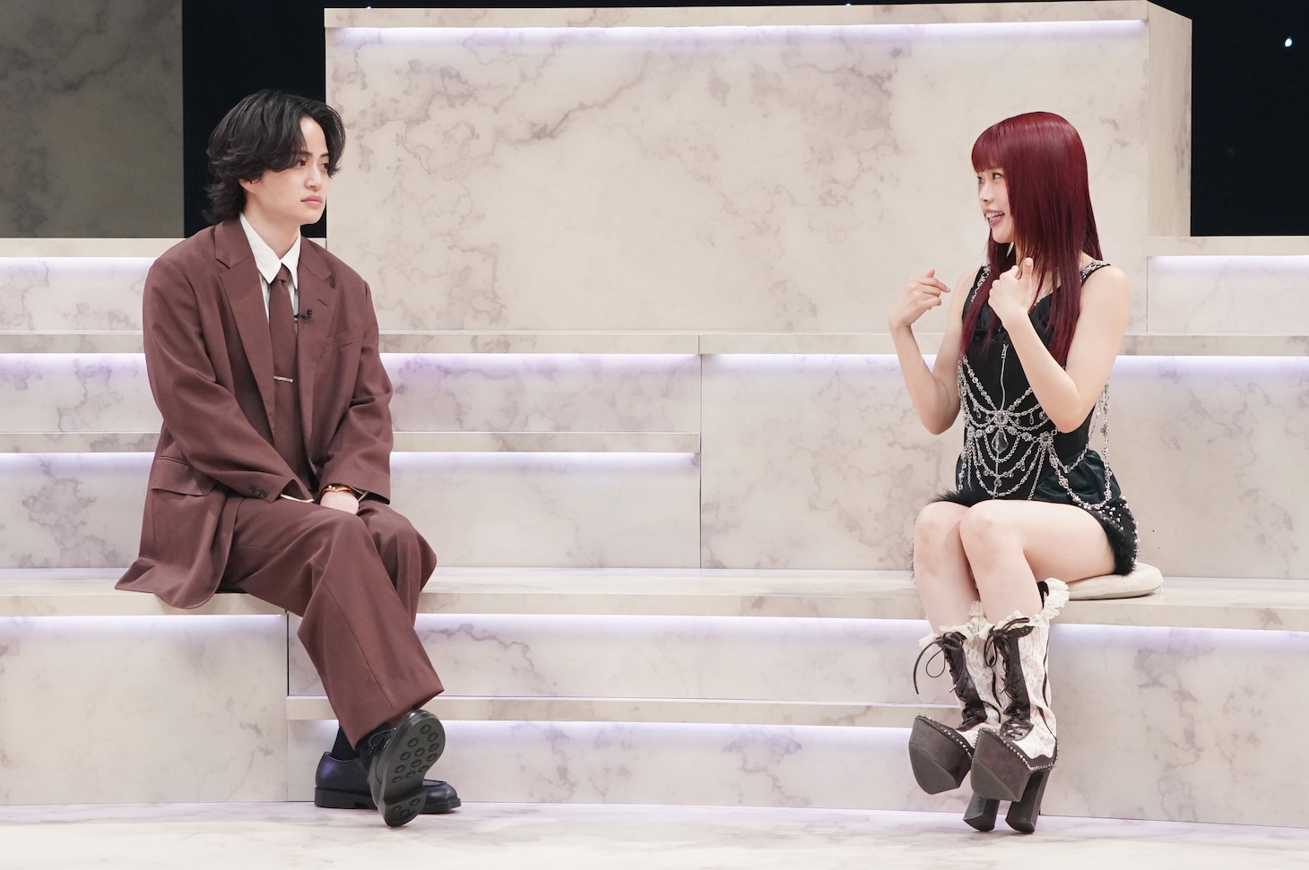 「夜の音 -TOKYO MIDNIGHT MUSIC-」より、菊池風磨（左）とアイナ・ジ・エンド（右）。©︎日本テレビ