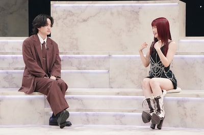 「夜の音 -TOKYO MIDNIGHT MUSIC-」より、菊池風磨（左）とアイナ・ジ・エンド（右）。©︎日本テレビ