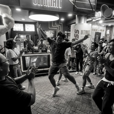 DONGROSSO「DANCING OTAKU」ジャケット