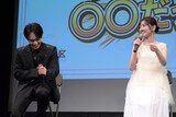 佐々木美玲（右）に「現場のいろんな場所に物を置いていく」と暴露された森次政裕（左 / 超特急）。