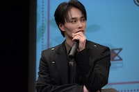 神妙な面持ちで「ごはん担当」について語る森次政裕（超特急）。