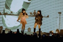 Manakaを迎えてパフォーマンスするLitty。（Photo by Ray Otabe）