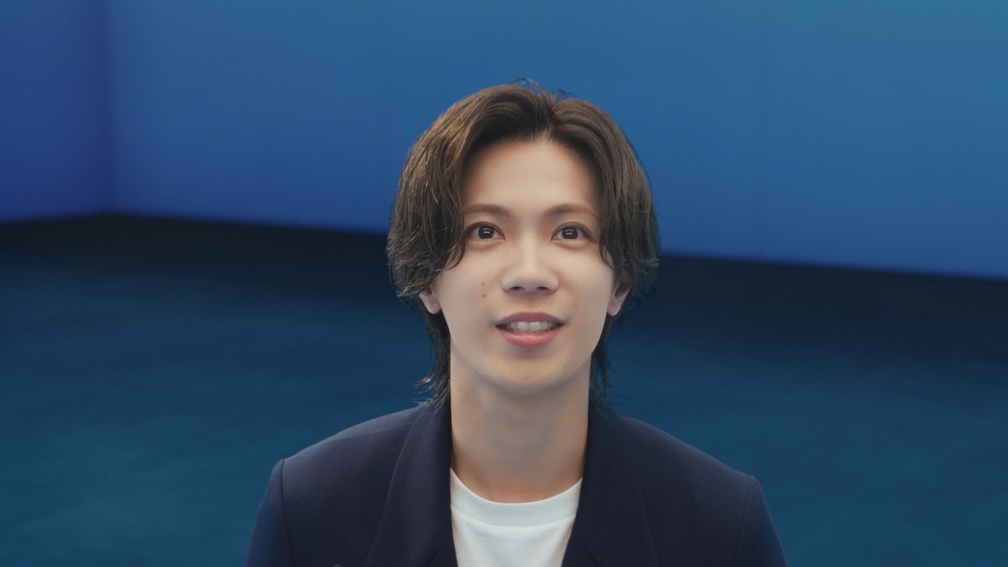 池田模範堂「ムヒベタV液」のテレビCM「効果の部屋速攻ステロイド」編より。