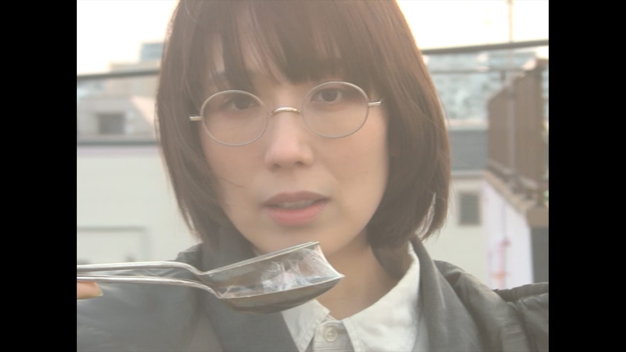 Le Makeup「傷 feat. 柴田聡子」ミュージックビデオより。