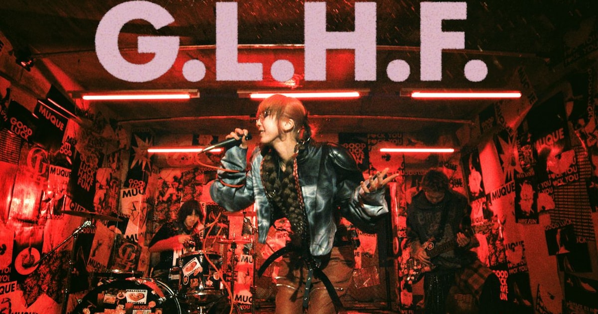 muqueが水流の中でパフォーマンス、本日発売アルバム「GLHF」収録曲MV公開（動画あり） - 音楽ナタリー