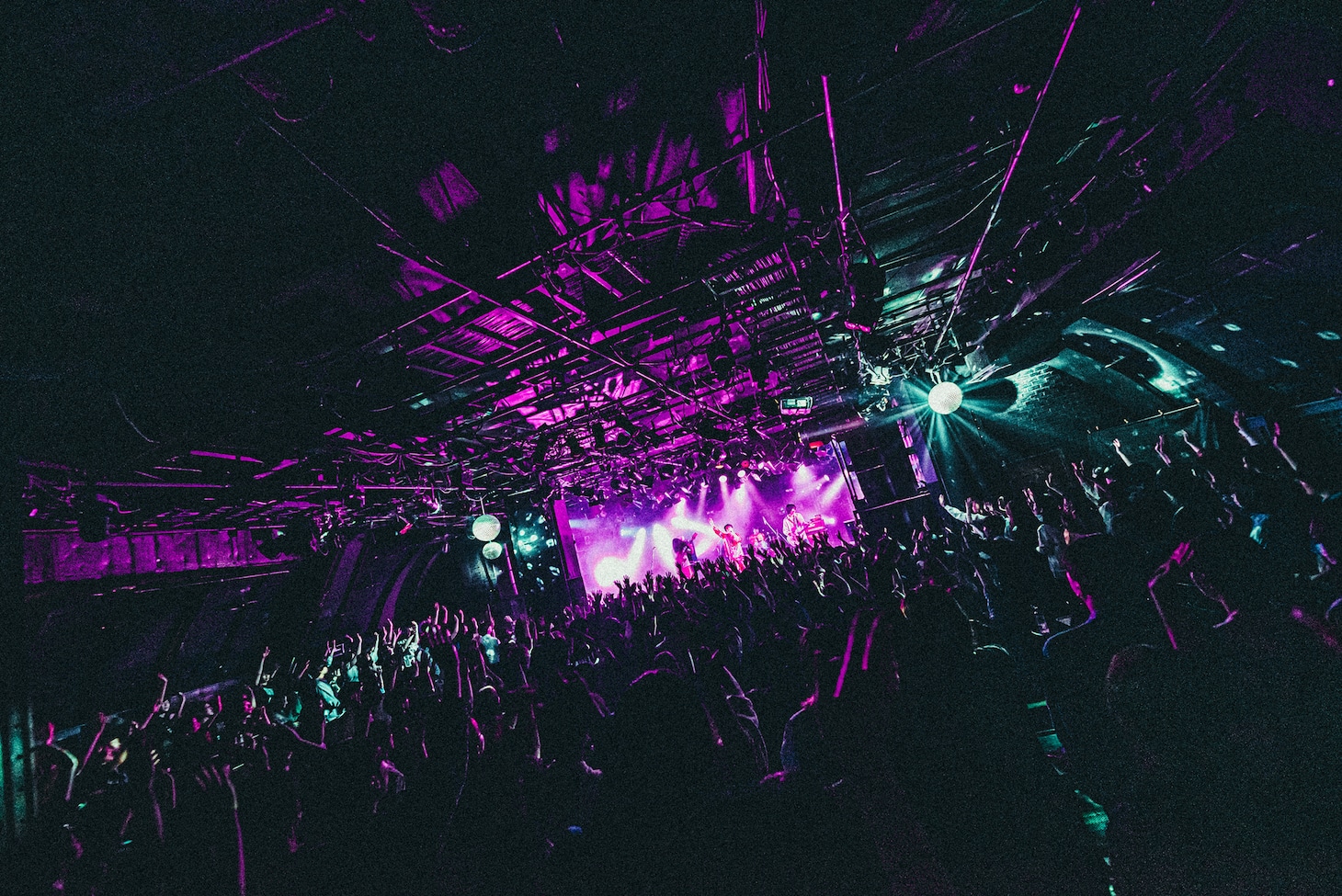 挫・人間「挫人間単独公演地獄式新入生歓迎会弍零弍六」の様子。（撮影：エドソウタ）