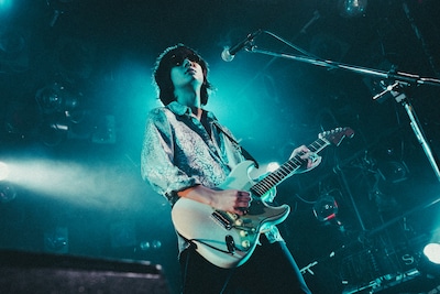 キョウスケ（サポートギター / ex. 爆弾ジョニー）（撮影：エドソウタ）