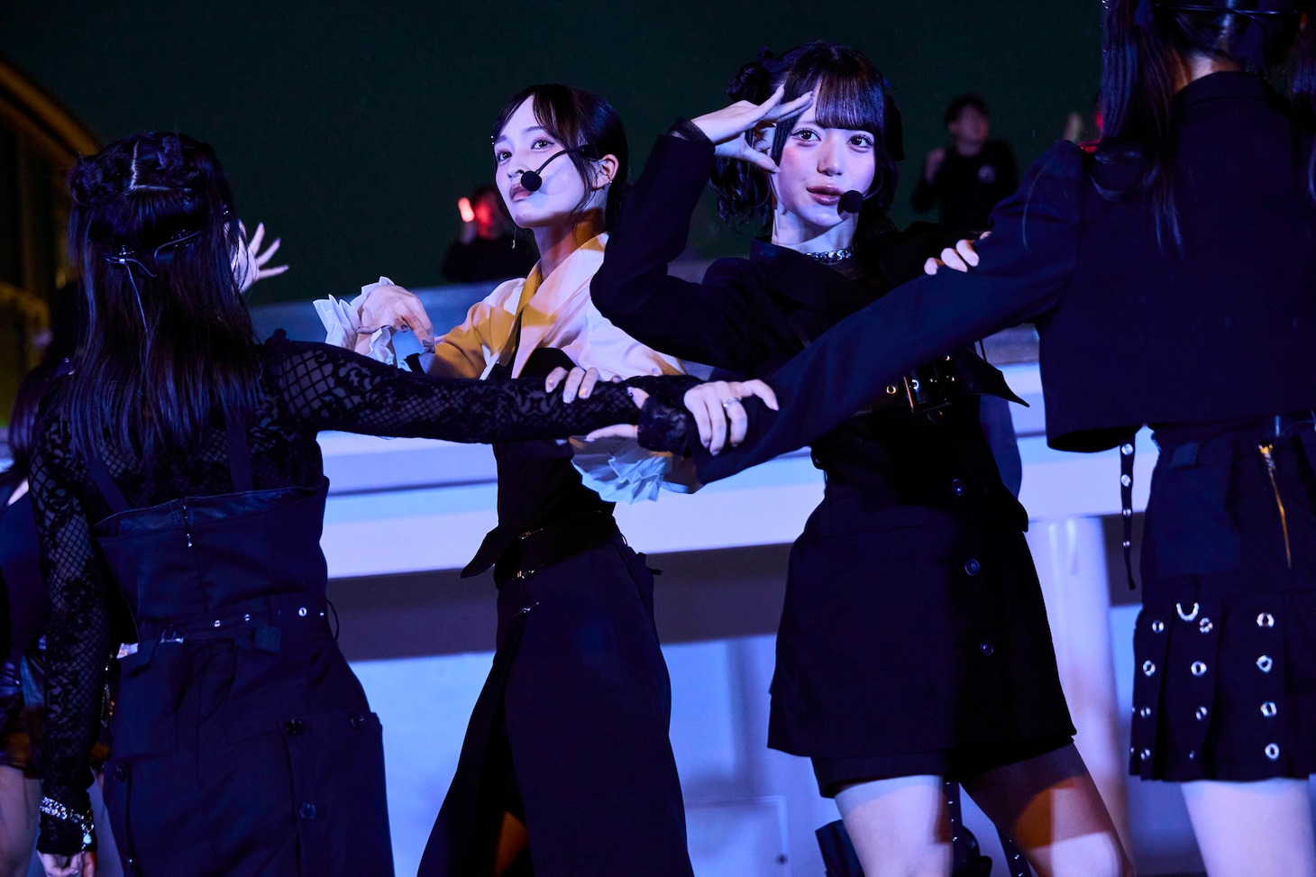 左からALLY、ACE。©OVERSE/KING RECORDS