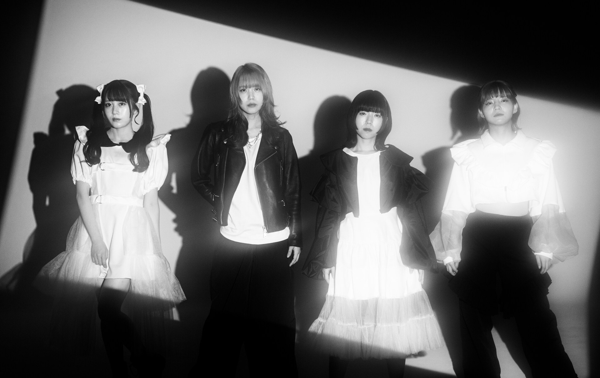 BLUEGOATS、東名阪ツアー最終公演でバンドセットライブを披露 - 音楽