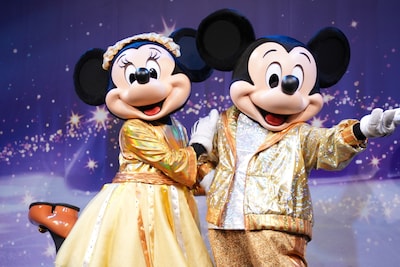 ミニーマウスとミッキーマウス。