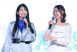 左から雨宮天、戸松遥。