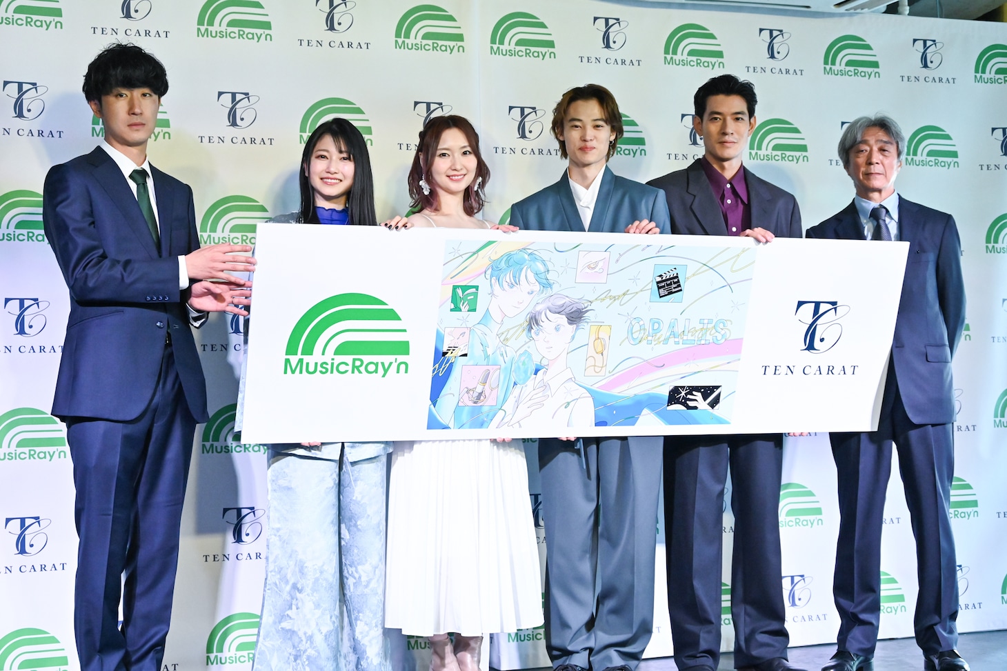 左から屋代陽平（株式会社ミュージックレイン 代表取締役）、雨宮天、戸松遥、窪塚愛流、中島歩、丸谷和貴（株式会社テンカラット取締役）。