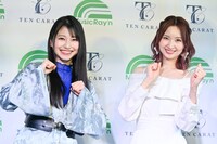 左から雨宮天、戸松遥。