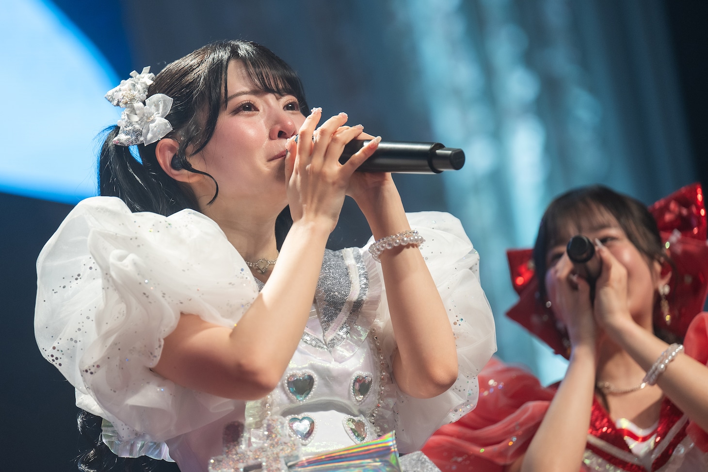 突然ライブの終わりを実感してしまい感極まる小鳥遊るい。