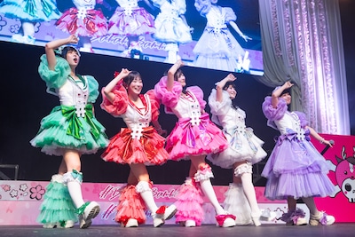 最終公演の#ババババンビ。左から神南りな、岸みゆ、宇咲、小鳥遊るい、近藤沙瑛子。