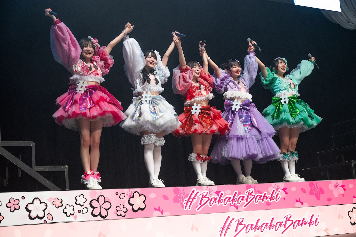 最後の挨拶をする#ババババンビ。