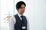 「あざとかわいいワタシが優勝」第4話より、船津稜雅（超特急）演じる清水課長。